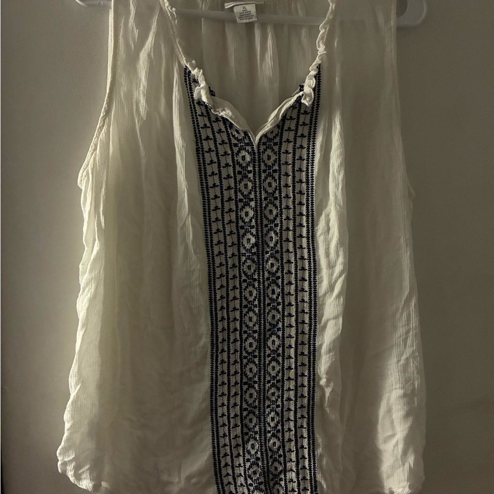 Liz Claiborne White and Black Embroidered Blouse